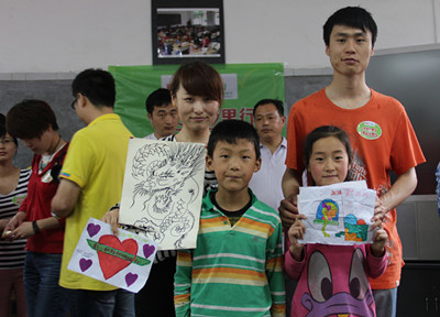 孩子們自己畫畫送給鄭州日產_副本.jpg