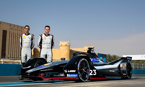 1545103479114658.jpg 3-日產(chǎn)汽車e.dams車隊車手塞巴斯蒂安·布埃米(Sebastien Buemi)及奧利弗·羅蘭德(Oliver Rowland)首戰(zhàn)分獲第六、七名的好成績(文章內(nèi)).jpg